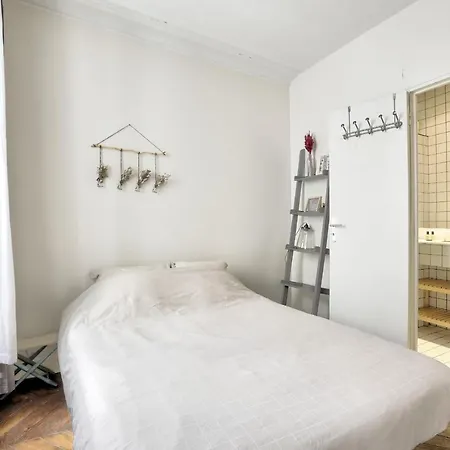 Classy And Cosy 1-bedroom Ensuite 2min Walk From Cadet Metro