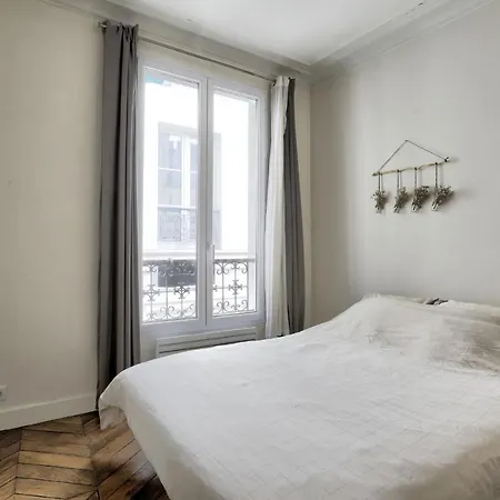 Διαμέρισμα Classy And Cosy 1-bedroom Ensuite 2min Walk From Cadet Metro *