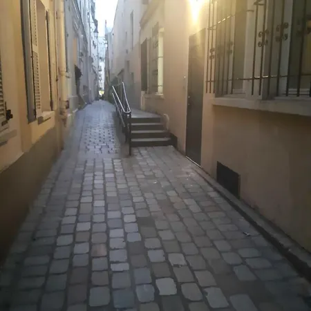 Διαμέρισμα Classy And Cosy 1-bedroom Ensuite 2min Walk From Cadet Metro